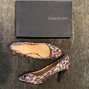 Jones Studio Leopard Print Peep Toe Heels 10